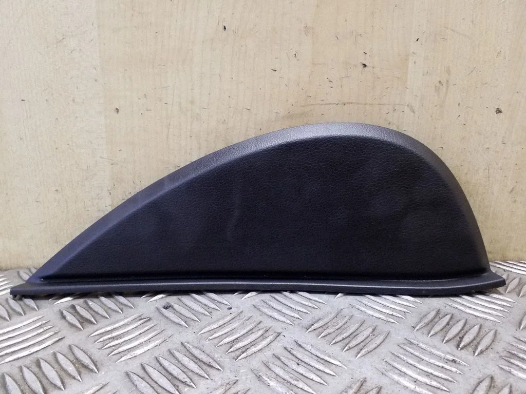 Panel deski rozdzielczej (boczny) 847663U010