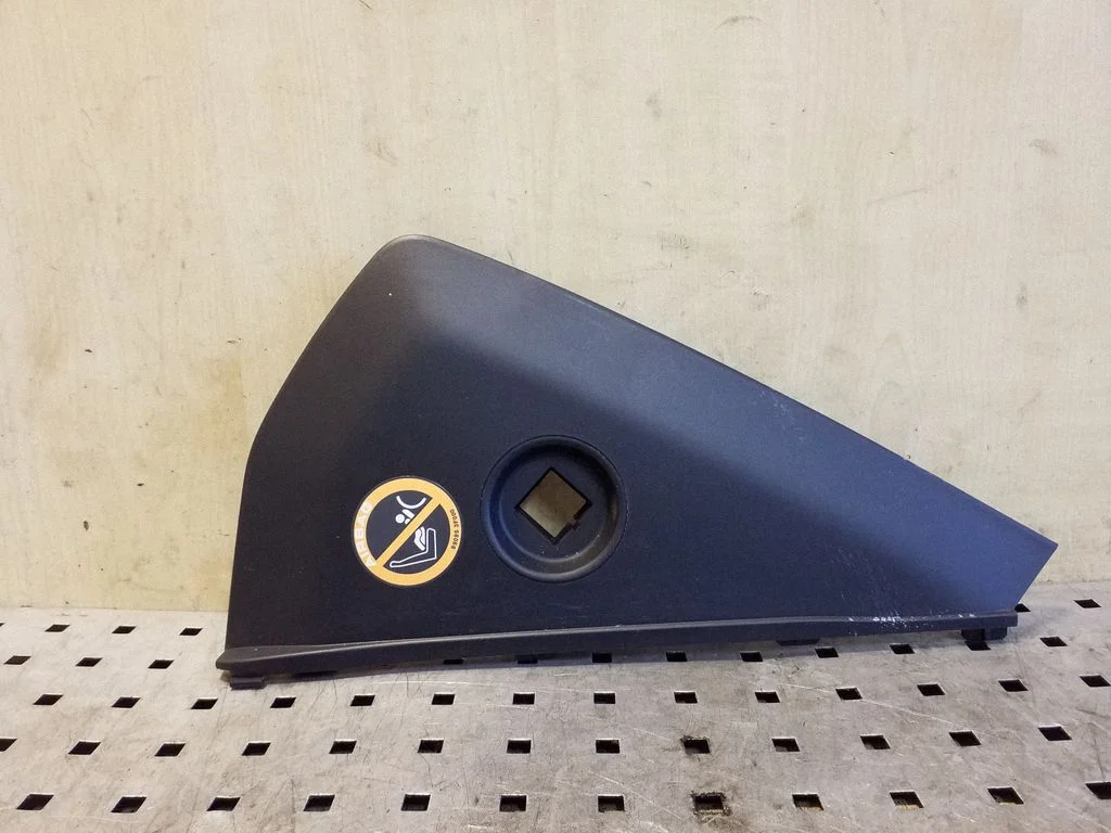 Dashboard side end trim – left
