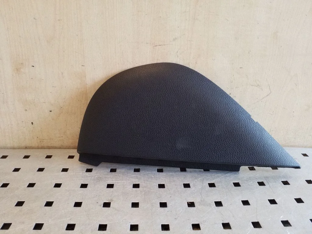 Armatuurlaua külje viimistluspaneel 1Q0858247B