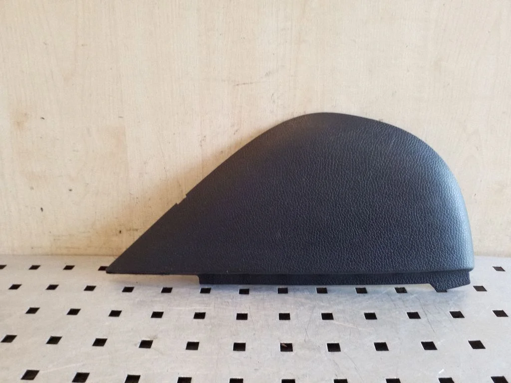 Armatuurlaua külje viimistluspaneel 1Q0858248B