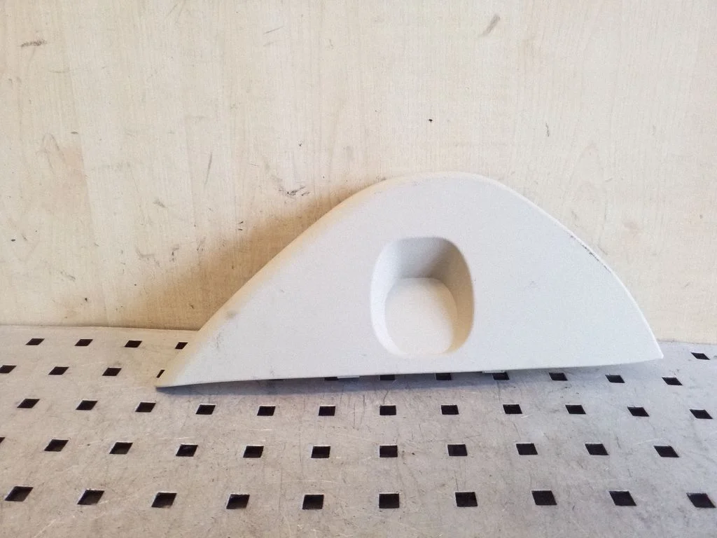Dashboard side end trim 30755647