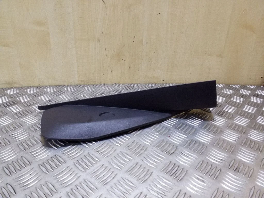 Dashboard side end trim JCI1756041