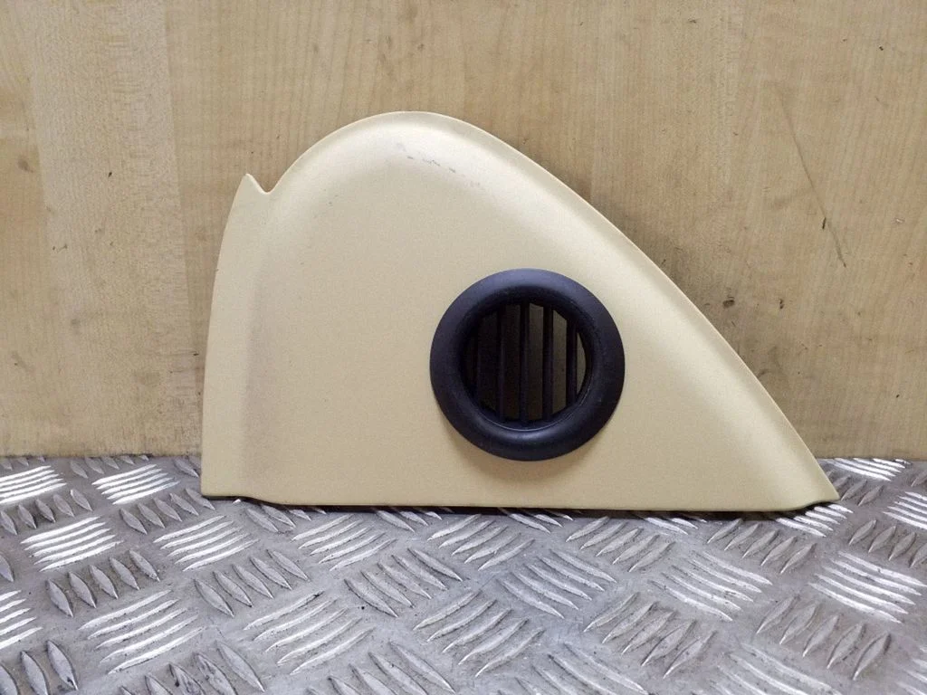 Dashboard side end trim 3D0858035A