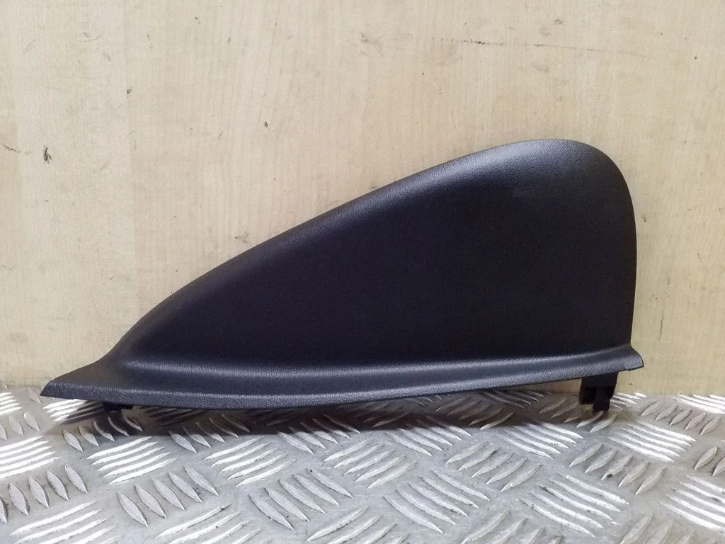 Dashboard side end trim 1P0857036
