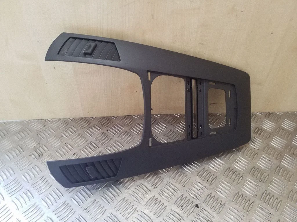 Dashboard center trim panel – Opel Zafira C (2011-2019)