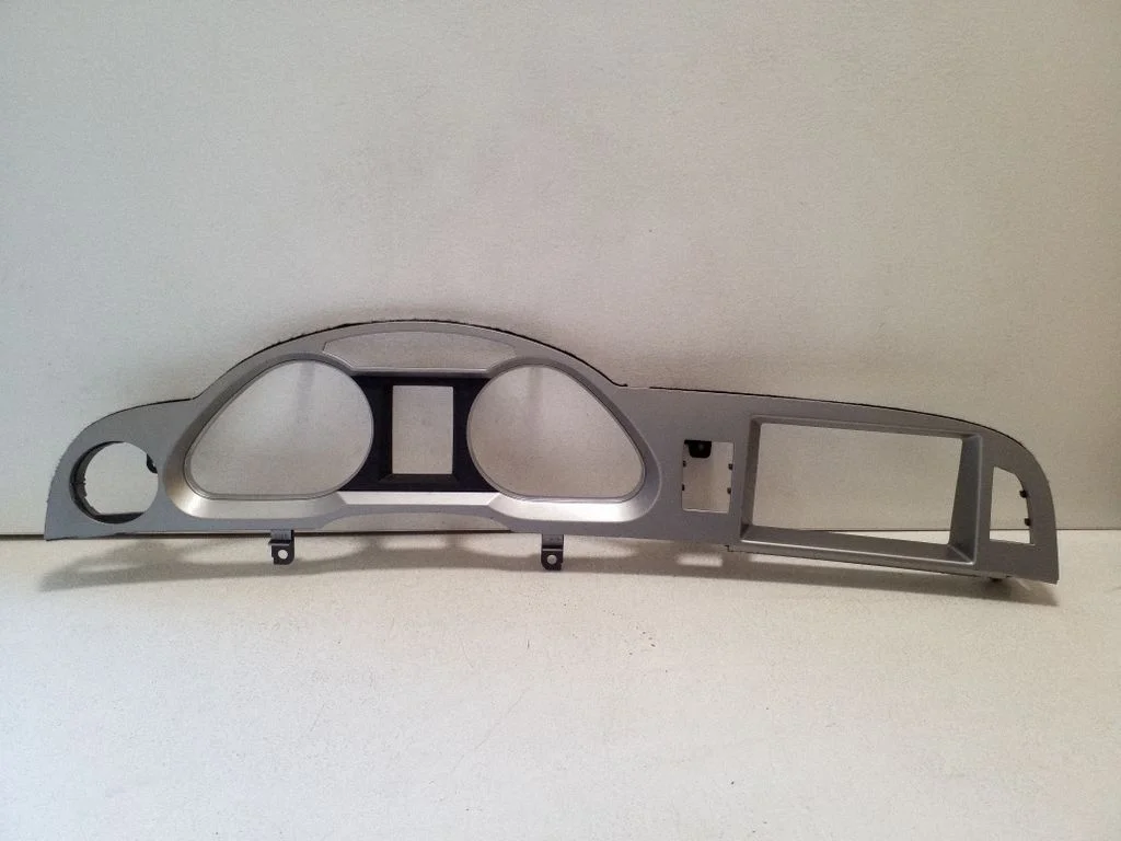 Instrumentu paneļa apdare – Audi A6 Allroad C5 (1999-2005)