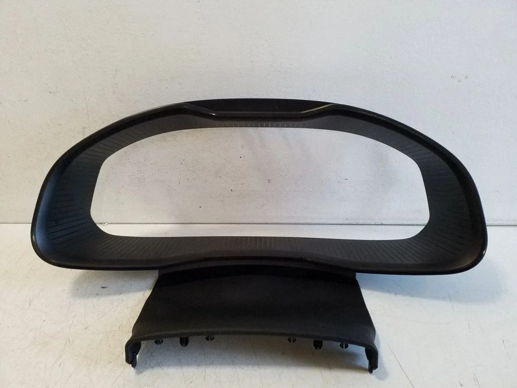 Dashboard trim 656857053A