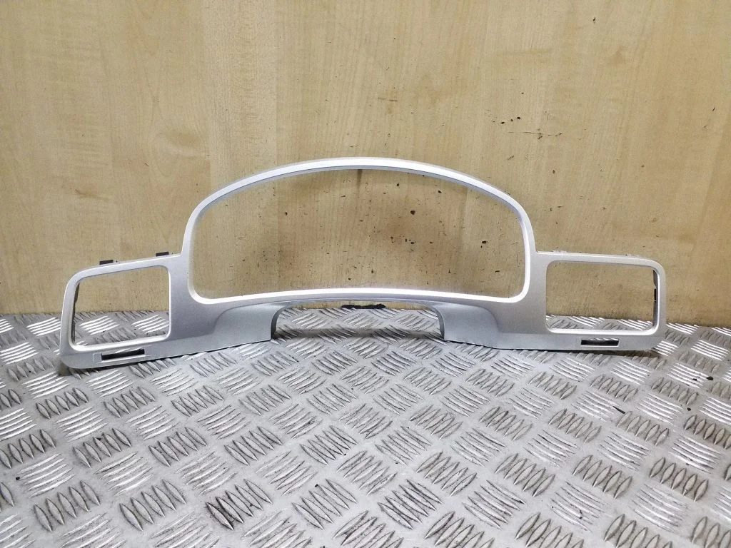 Instrumentu paneļa apdare 7P2857226