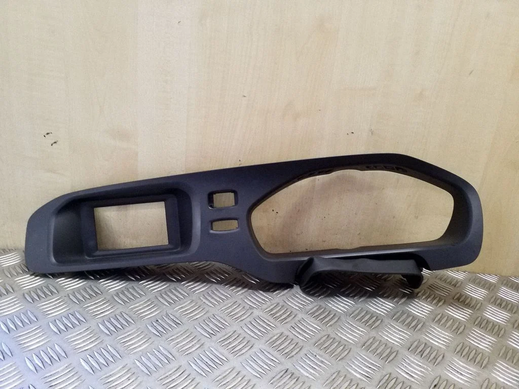Dashboard trim – Volvo V40 (2012-2019)