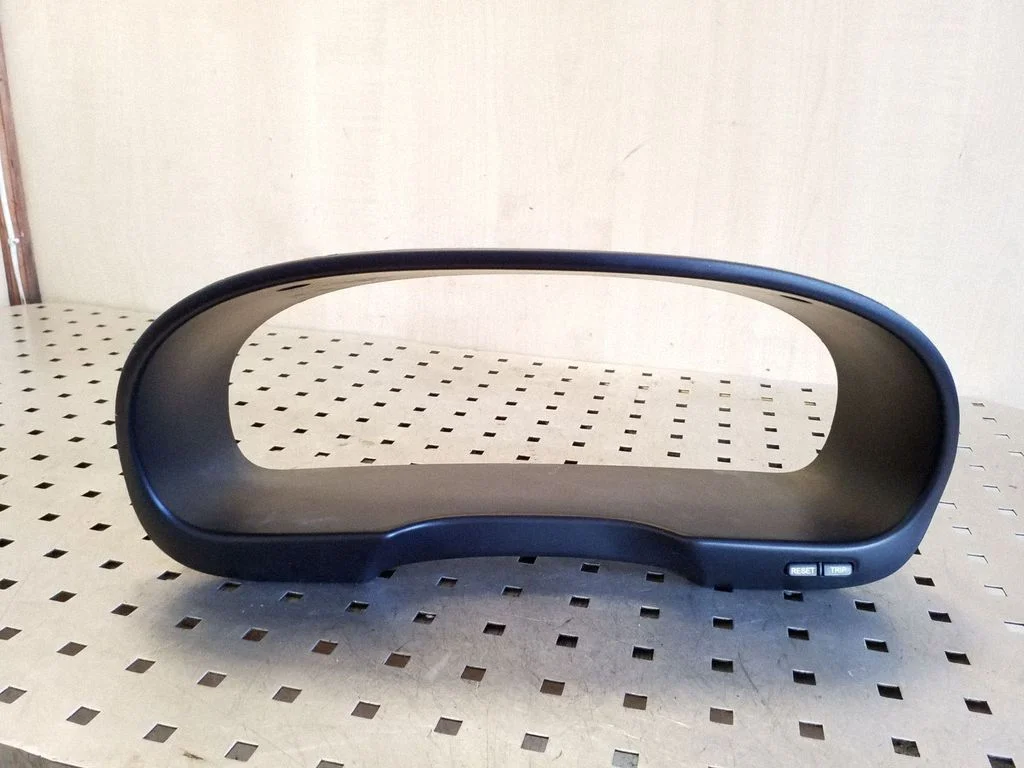 Instrumentu paneļa apdare – Hyundai Santa Fe (2006-2012)