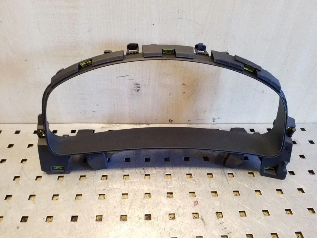 Dashboard trim 7P1858349