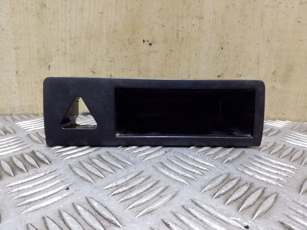 Armatuurlaua panipaik 7H0857925