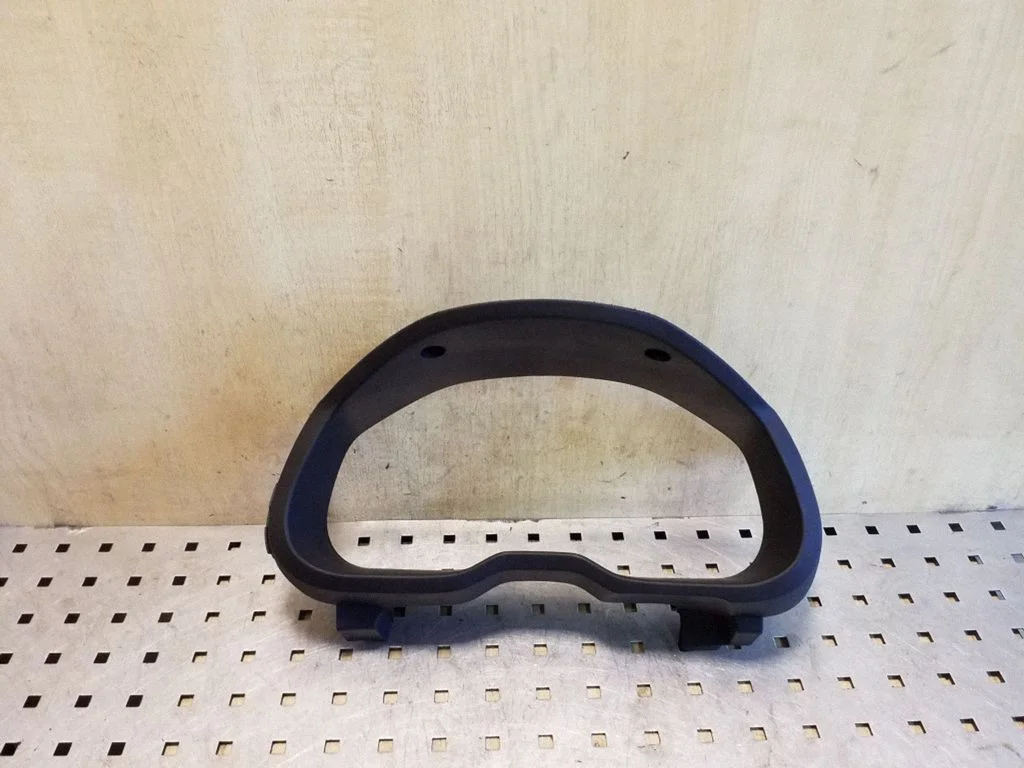 Näidikute paneeli viimistlus – Subaru Outback (2009-2014)