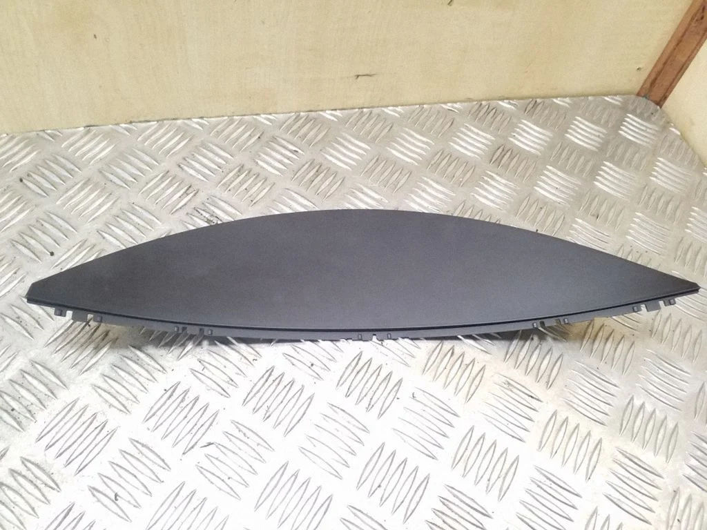 Dashboard trim – Volkswagen Touareg I (2002-2010)