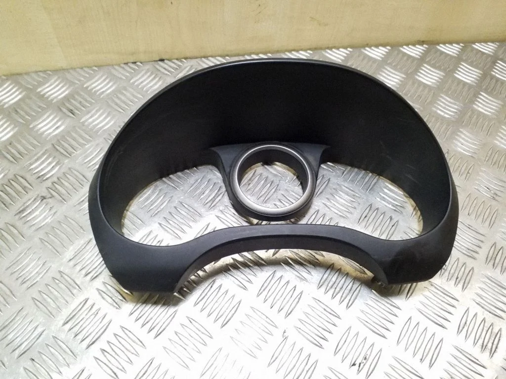 Instrumentu paneļa apdare – Toyota RAV 4 (XA20) (2000-2005)