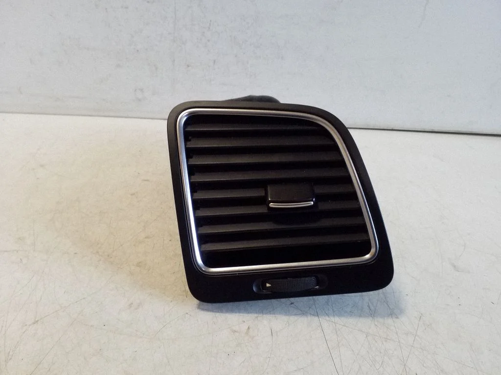 Dashboard side air vent grill/cover trim – Volkswagen Sharan (2011-)