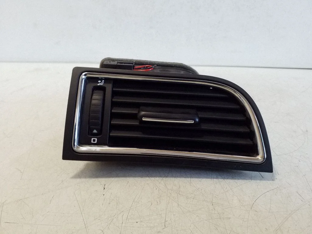 Dashboard side air vent grill/cover trim – Skoda Superb B6 (3T) (2008-2015)