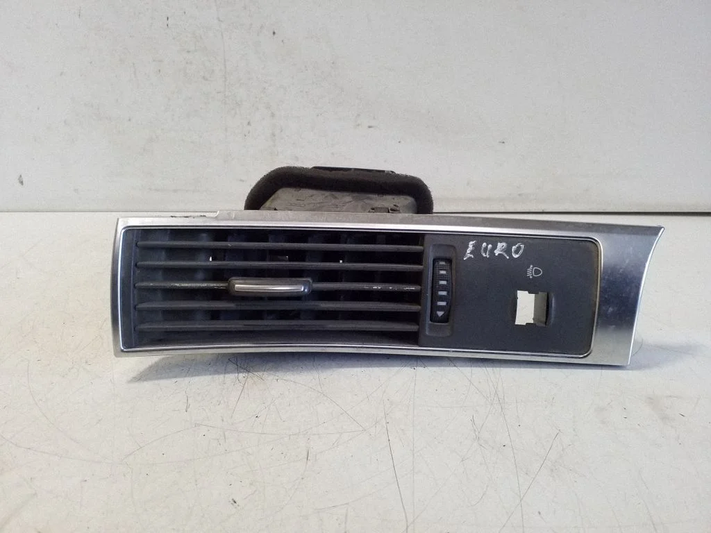 Dashboard side air vent grill/cover trim – Audi A6 Allroad C6 (2006-2011)