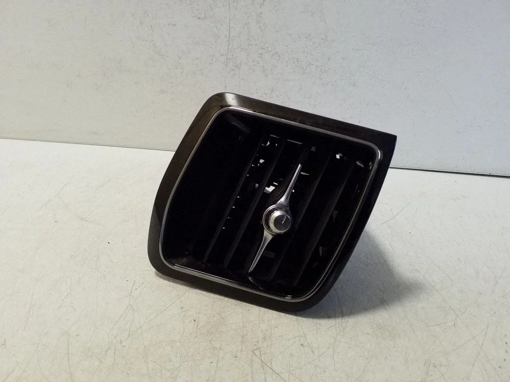 Dashboard side air vent grill/cover trim 31477273