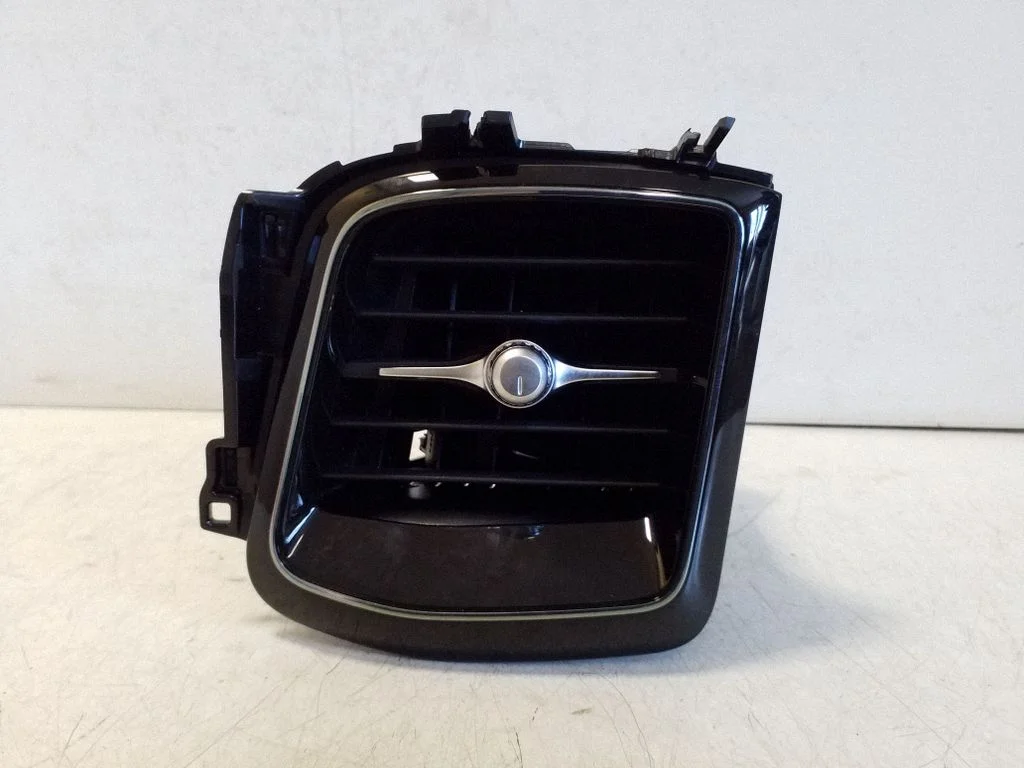 Dashboard side air vent grill/cover trim 31477272