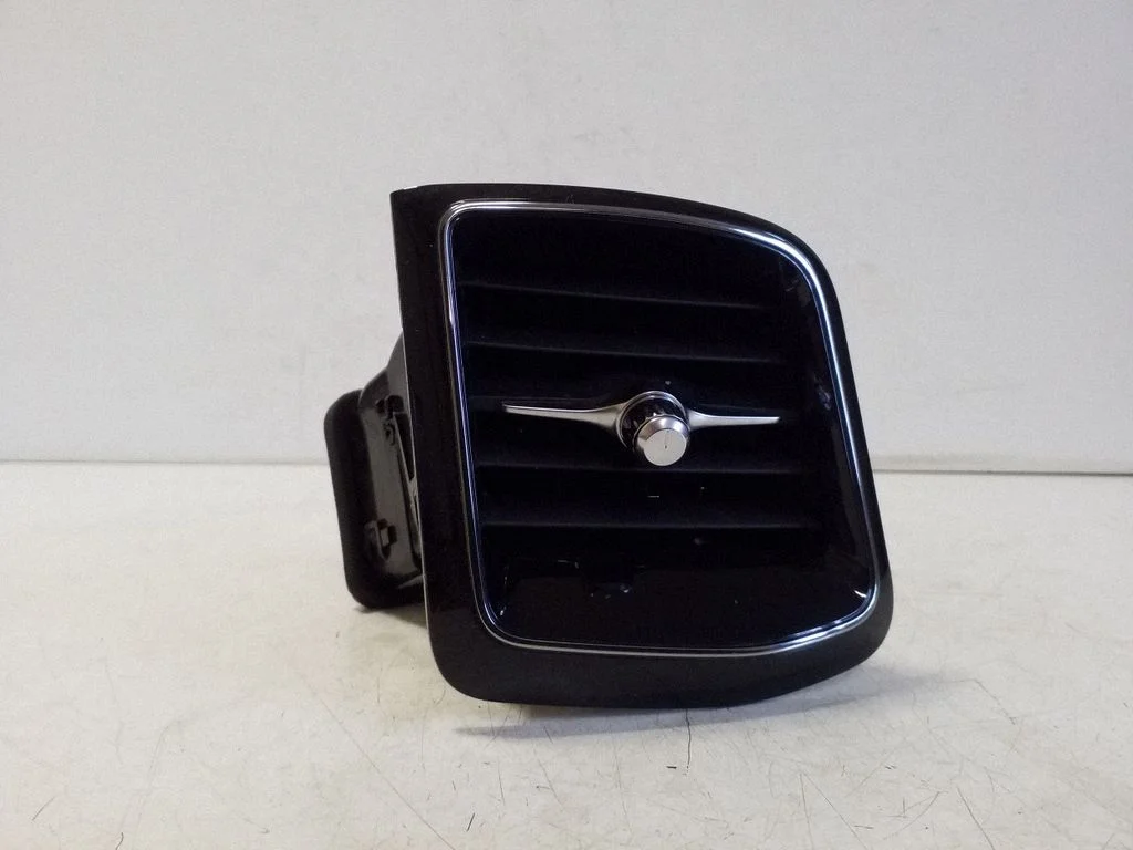 Dashboard side air vent grill/cover trim – Volvo XC60 (2017-)