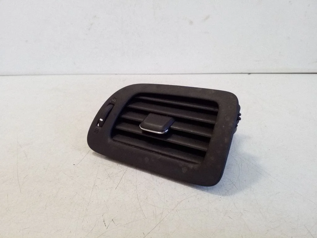 Dashboard side air vent grill/cover trim 22878233 – Opel Ampera (2011-)