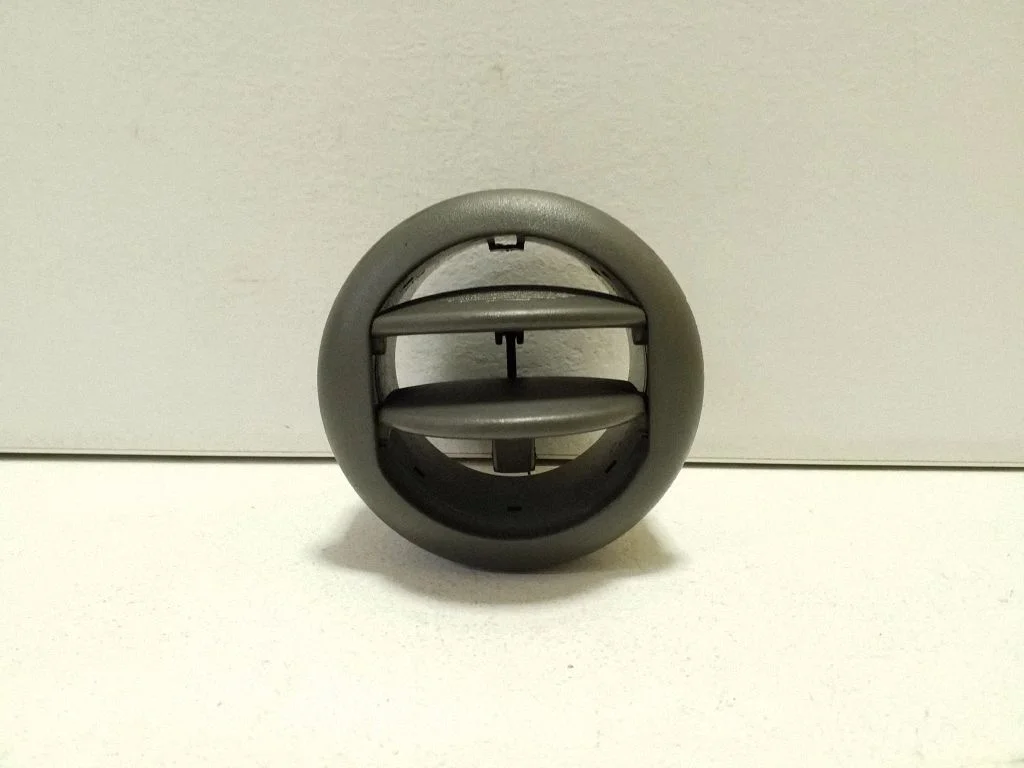 Dashboard side air vent grill/cover trim – Iveco Daily 6th gen (2014-)