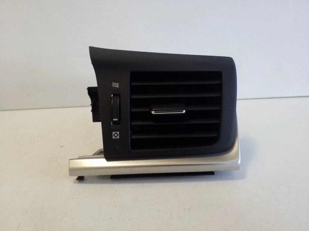 Dashboard side air vent grill/cover trim 5565076020