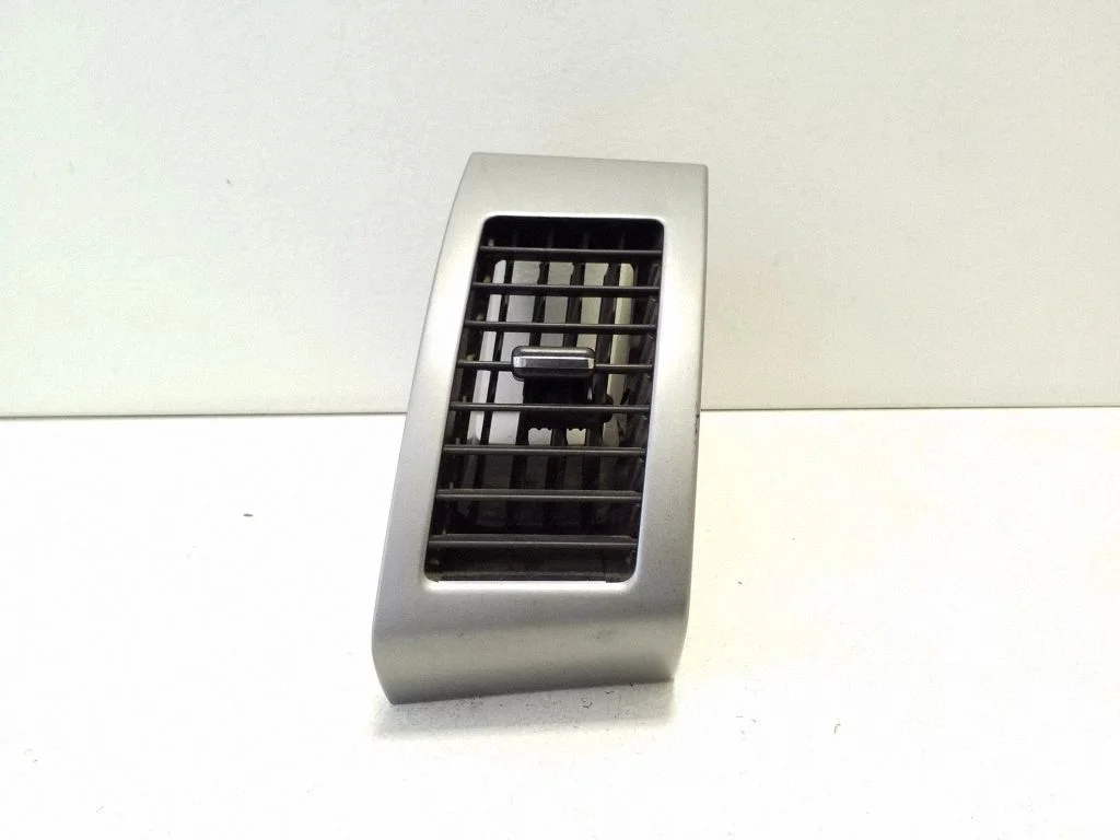 Dashboard side air vent grill/cover trim GN71114010
