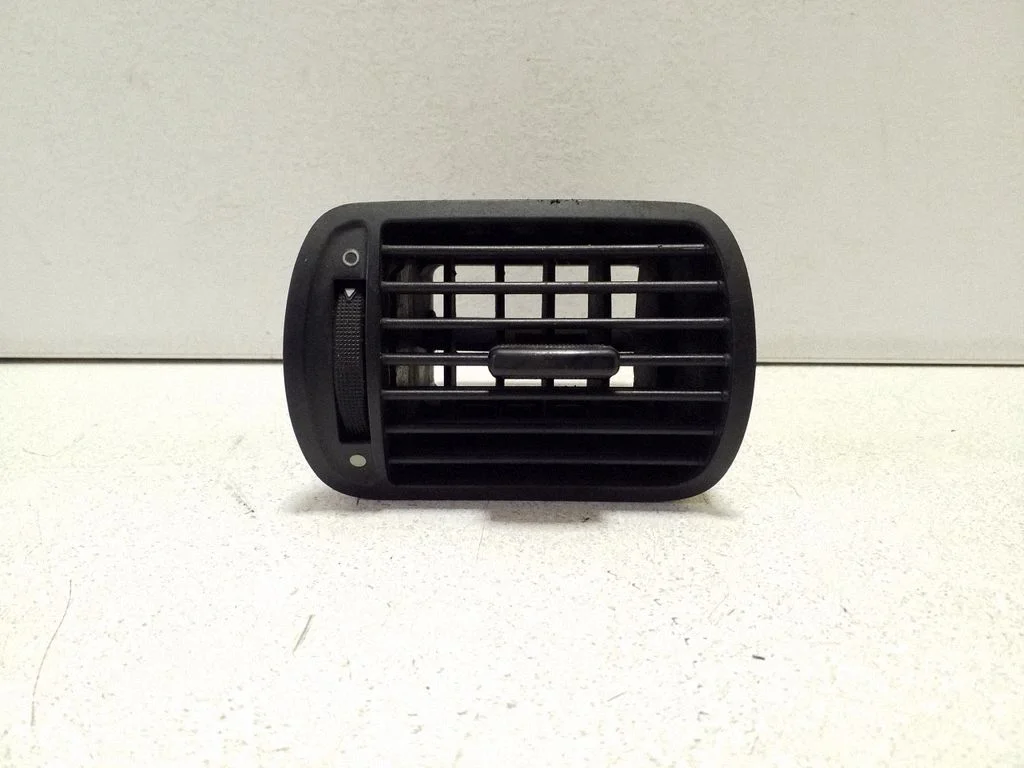 Dashboard side air vent grill/cover trim – Audi A3 S3 8L (1996-2003)
