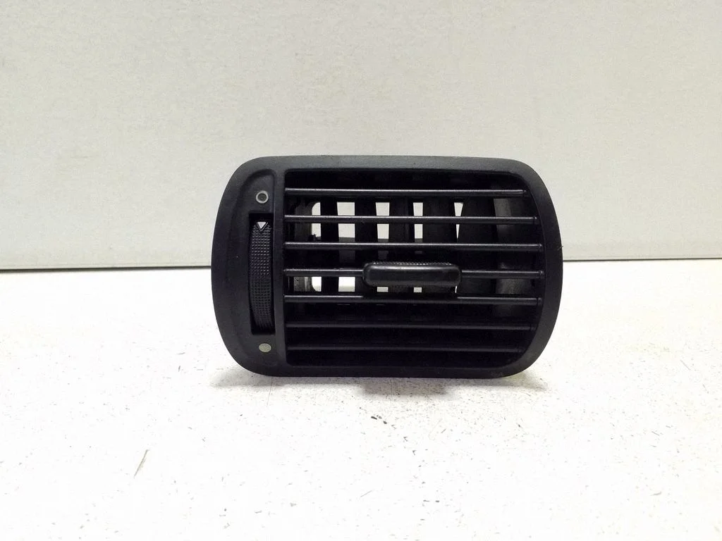 Dashboard side air vent grill/cover trim – Audi A3 S3 8L (1996-2003)