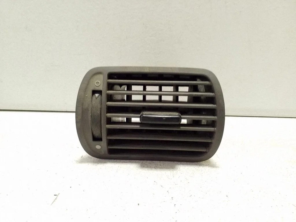 Dashboard side air vent grill/cover trim – Audi A3 S3 8L (1996-2003)