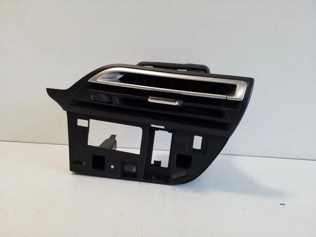 Dashboard side air vent grill/cover trim 967797657A