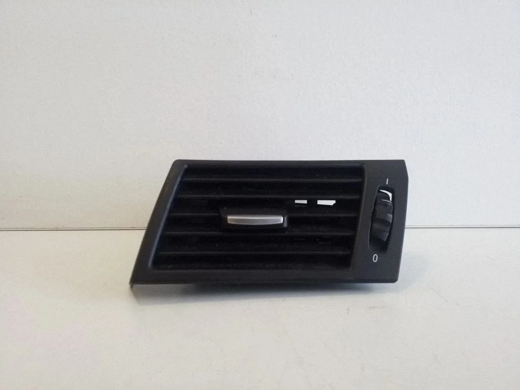 Dashboard side air vent grill/cover trim – BMW X3 E83 (2003-2010)