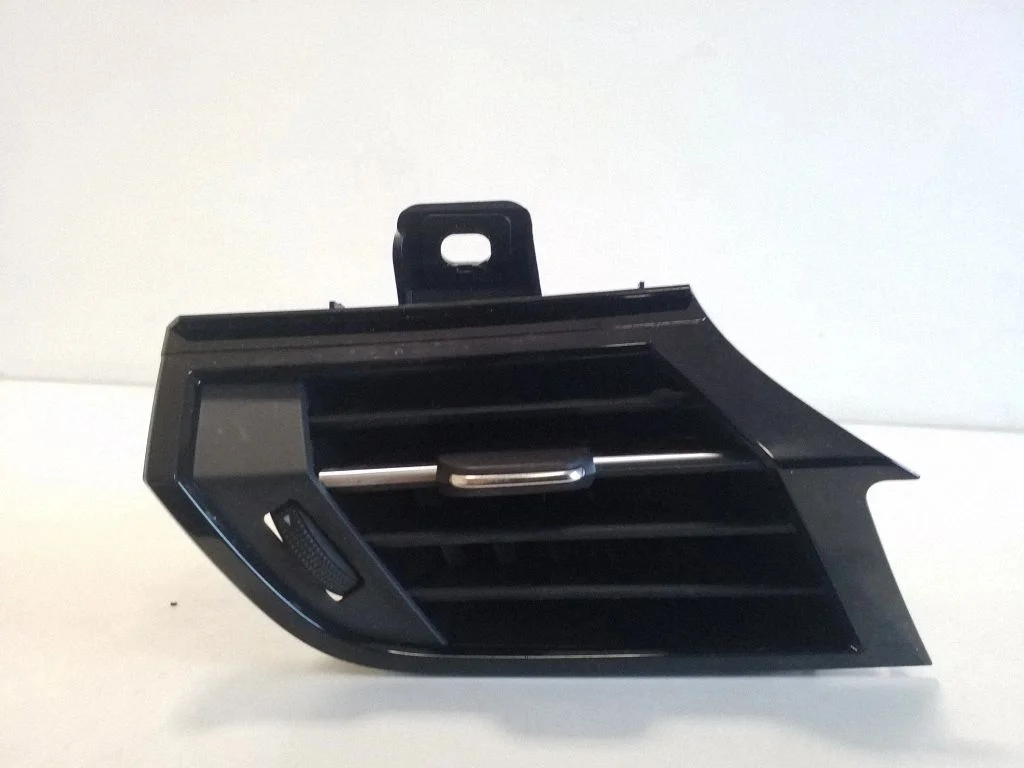 Dashboard side air vent grill/cover trim 83C8209026PS