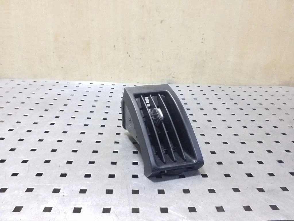 Dashboard side air vent grill/cover trim 6H5201815AE