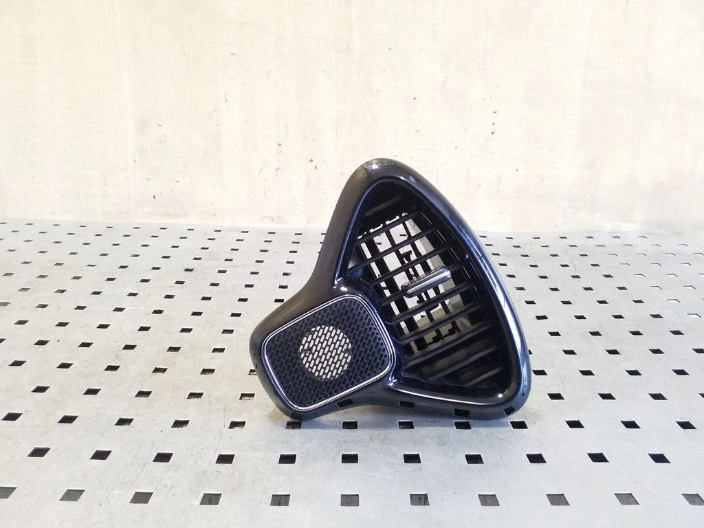 Dashboard side air vent grill/cover trim 97490K0000