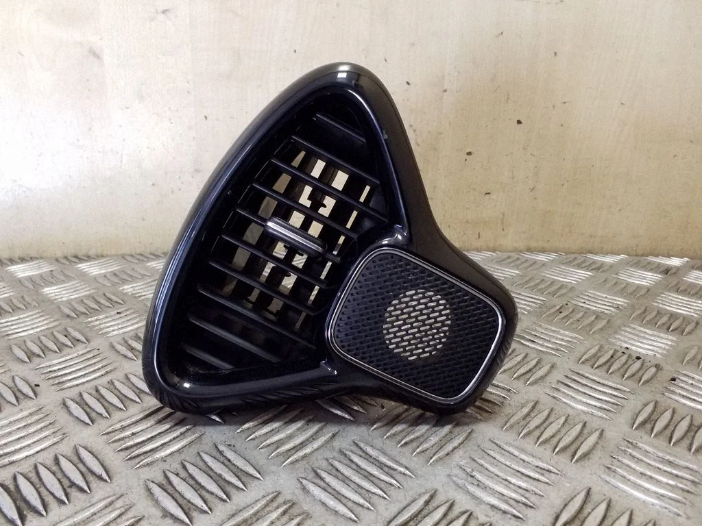 Dashboard side air vent grill/cover trim 97480K0000