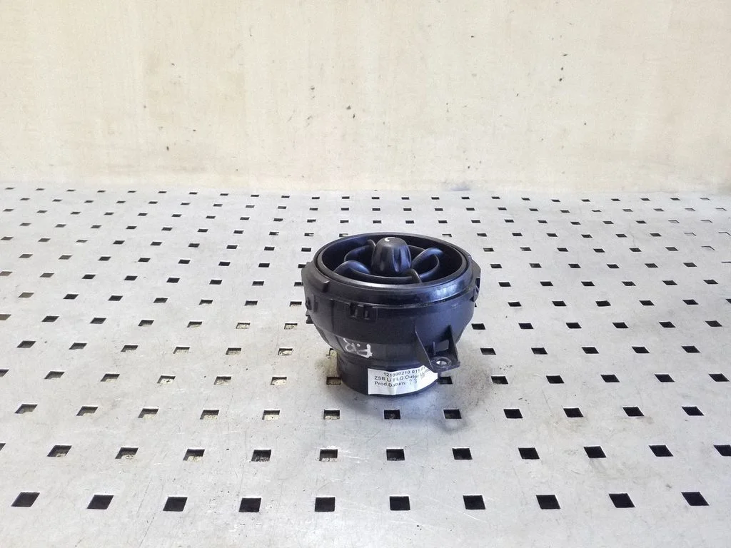Boczne kratki nawiewu 121090210015 – Mini Cooper Countryman R60 (2011-2016)