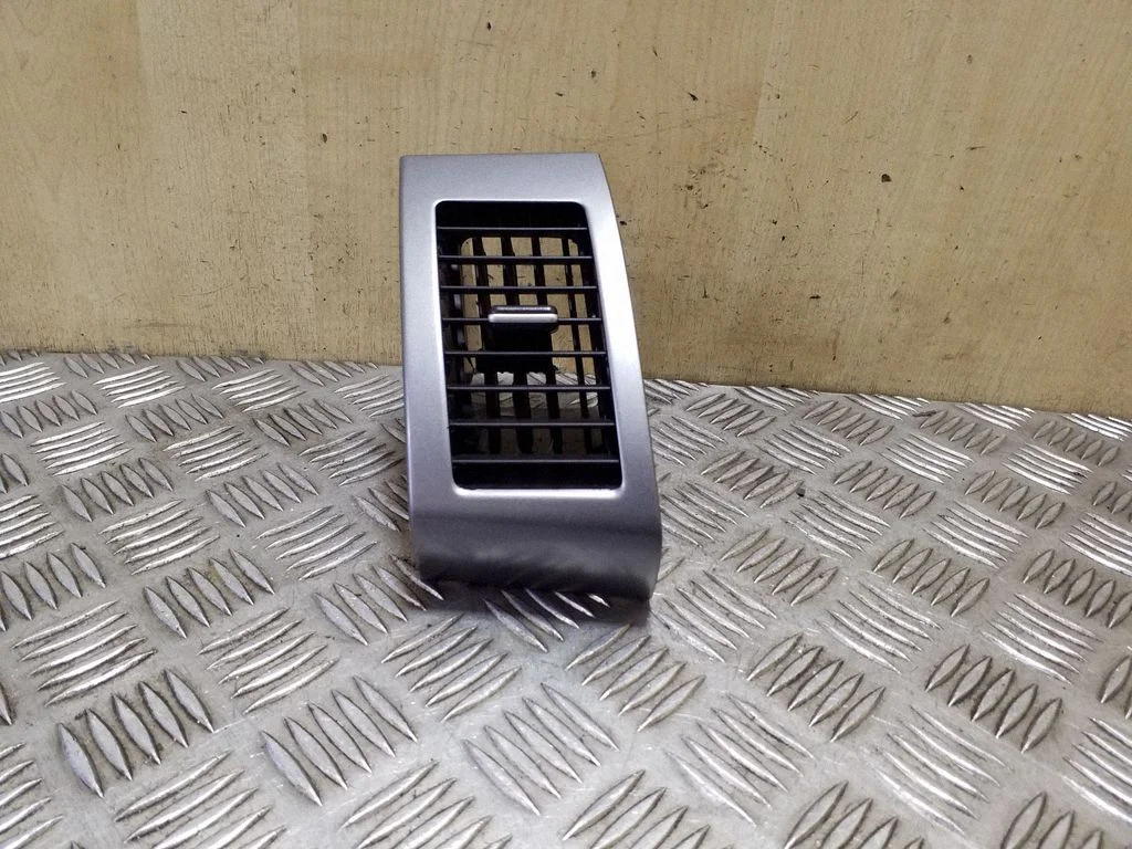 Dashboard side air vent grill/cover trim GN71114000