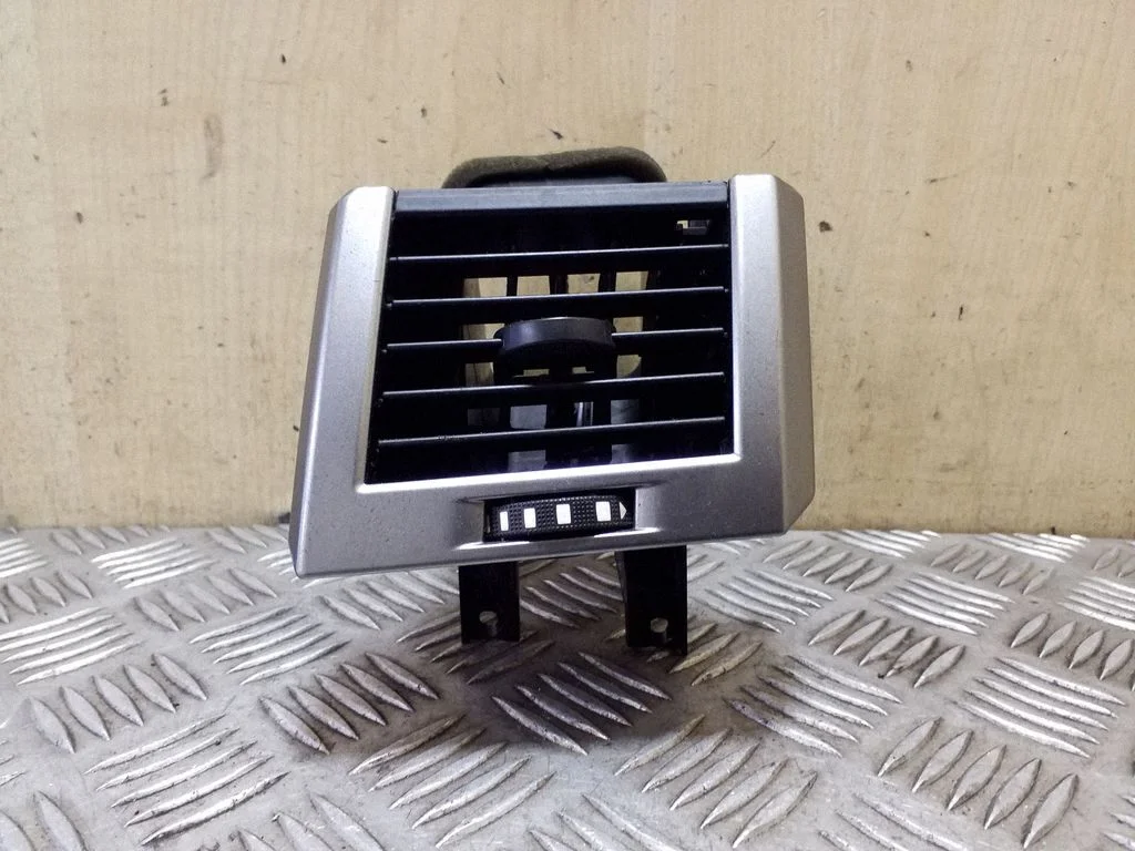 Dashboard side air vent grill/cover trim JBD500180XXX