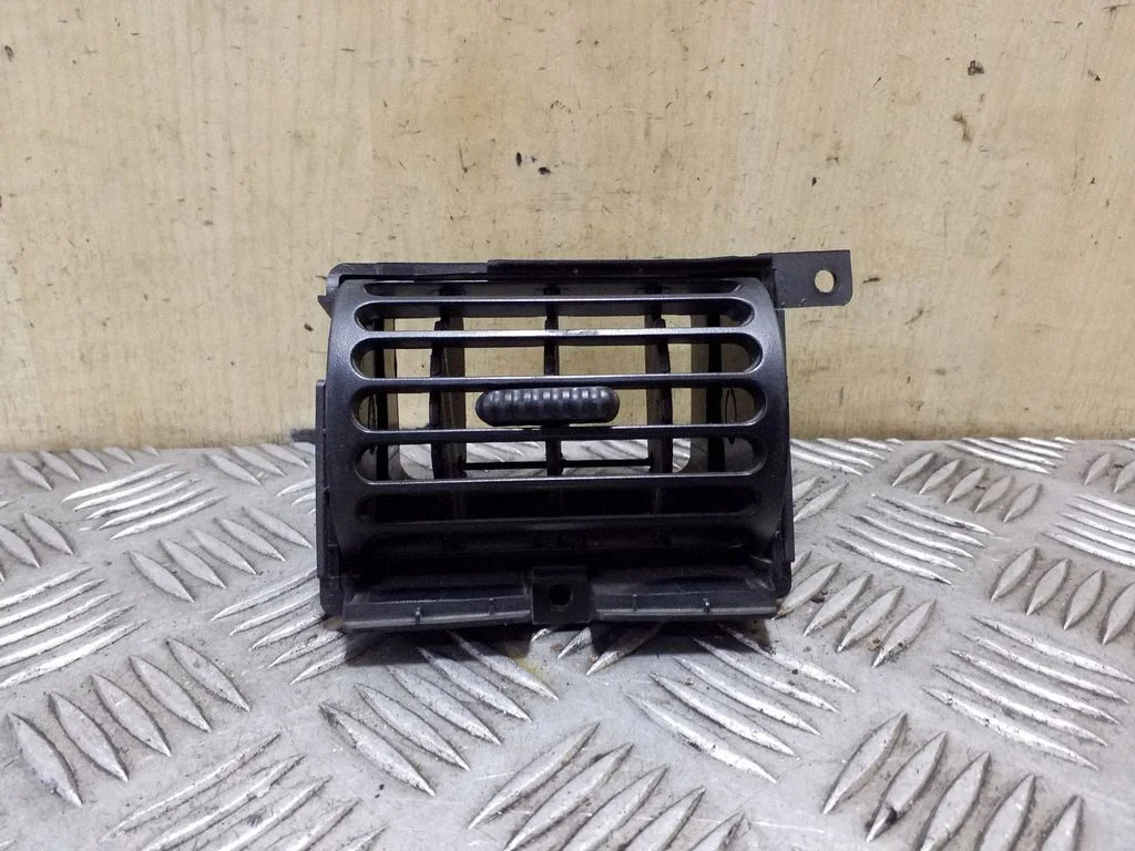 Dashboard side air vent grill/cover trim – Opel Frontera B (1998-2004)