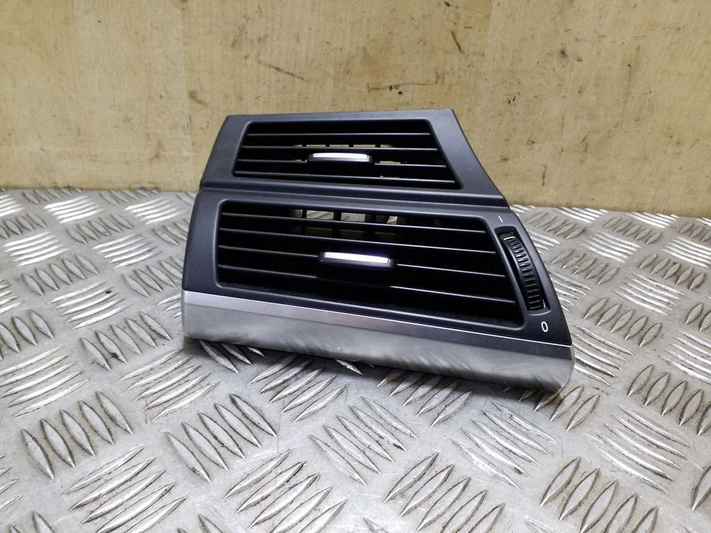 Dashboard side air vent grill/cover trim 7161803