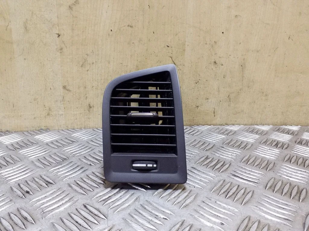 Dashboard side air vent grill/cover trim 1009820