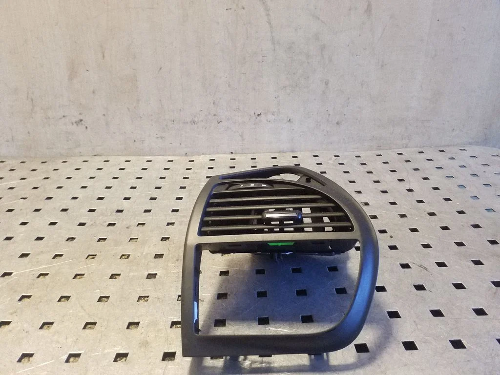 Dashboard side air vent grill/cover trim 303797AB