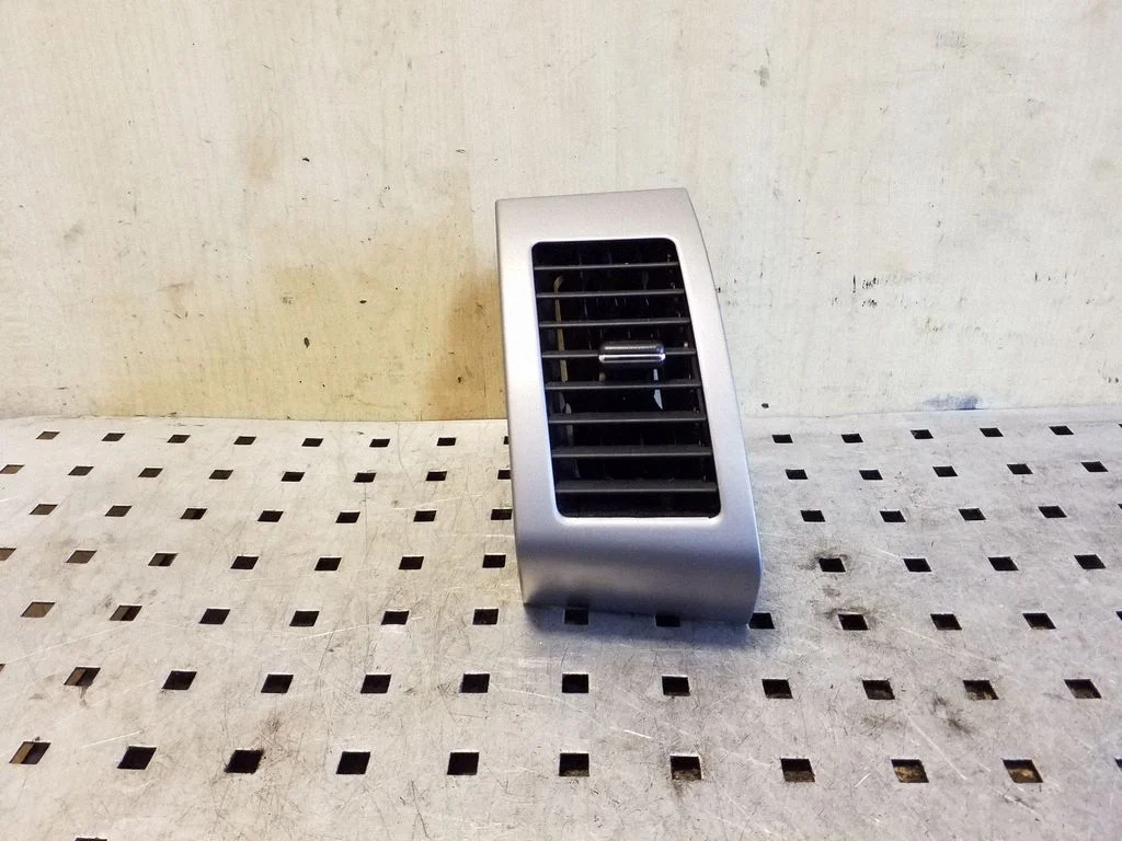 Dashboard side air vent grill/cover trim GN71114000