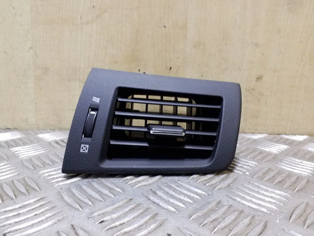 Dashboard side air vent grill/cover trim 5566076010