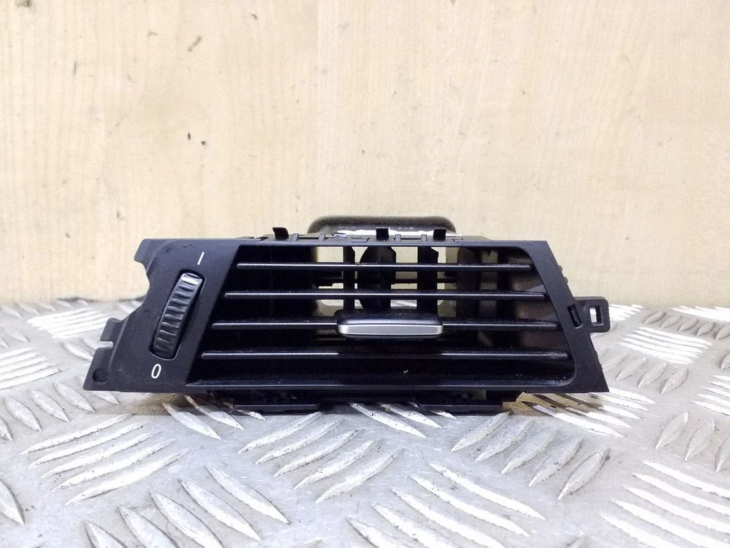 Dashboard side air vent grill/cover trim 9130465