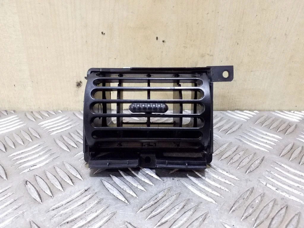 Dashboard side air vent grill/cover trim – Opel Frontera B (1998-2004)