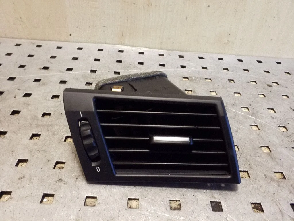 Dashboard side air vent grill/cover trim 3415974